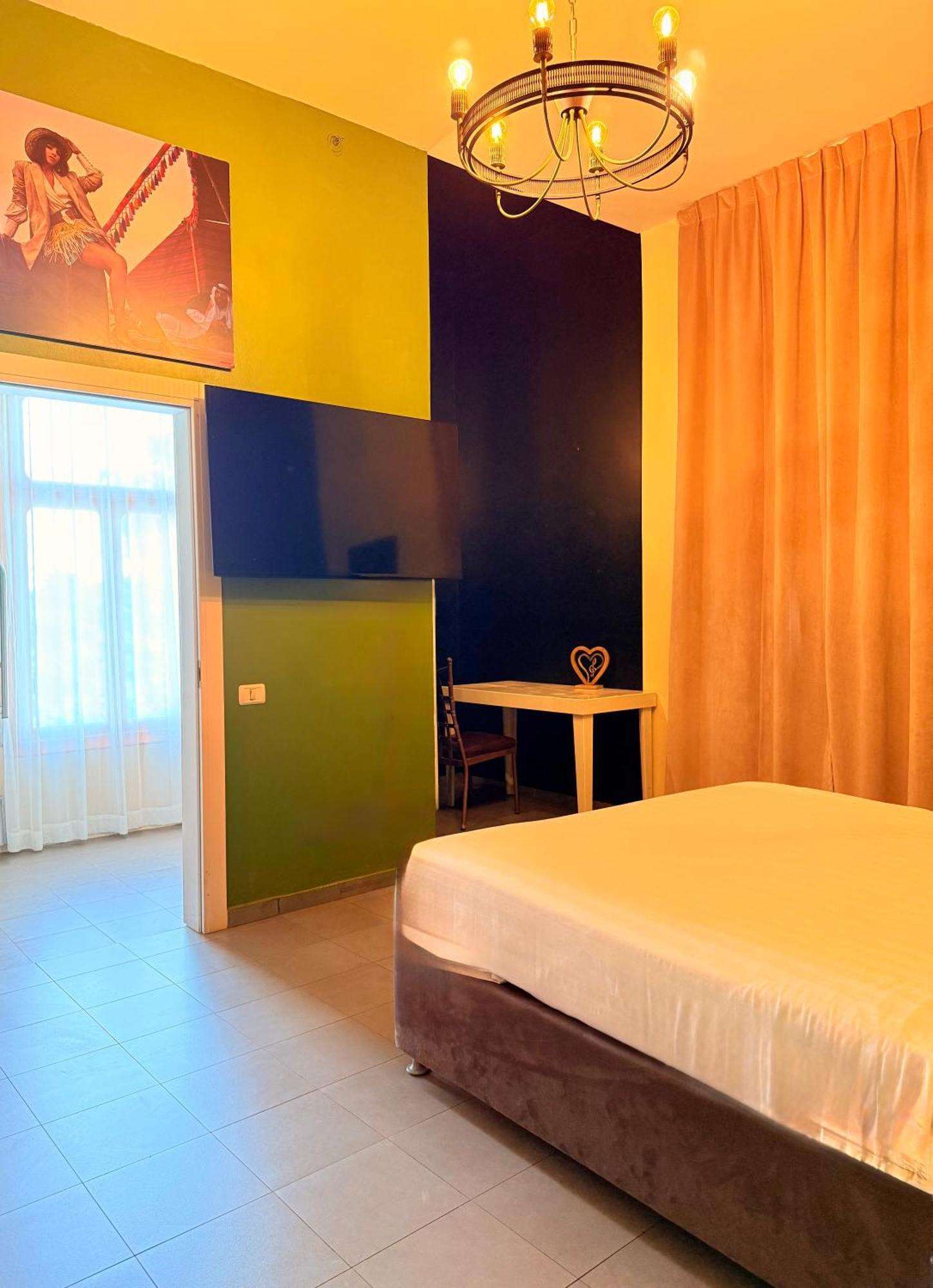 Inta Hotel (Adults Only) 特拉维夫 外观 照片